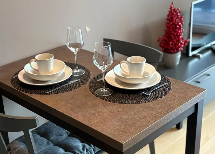 Riverside Retreat - Cozy In بارنو